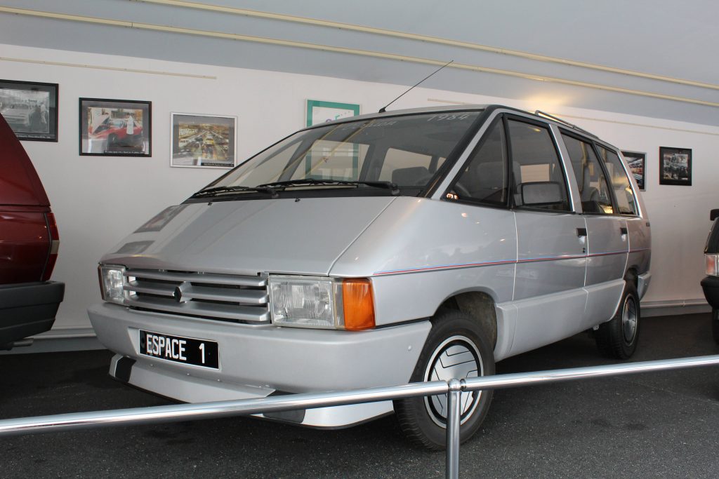 (C) Hatem BEN AYED (C) Hatem BEN AYED