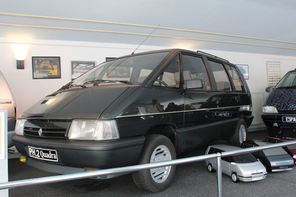 (C) Hatem BEN AYED (C) Hatem BEN AYED