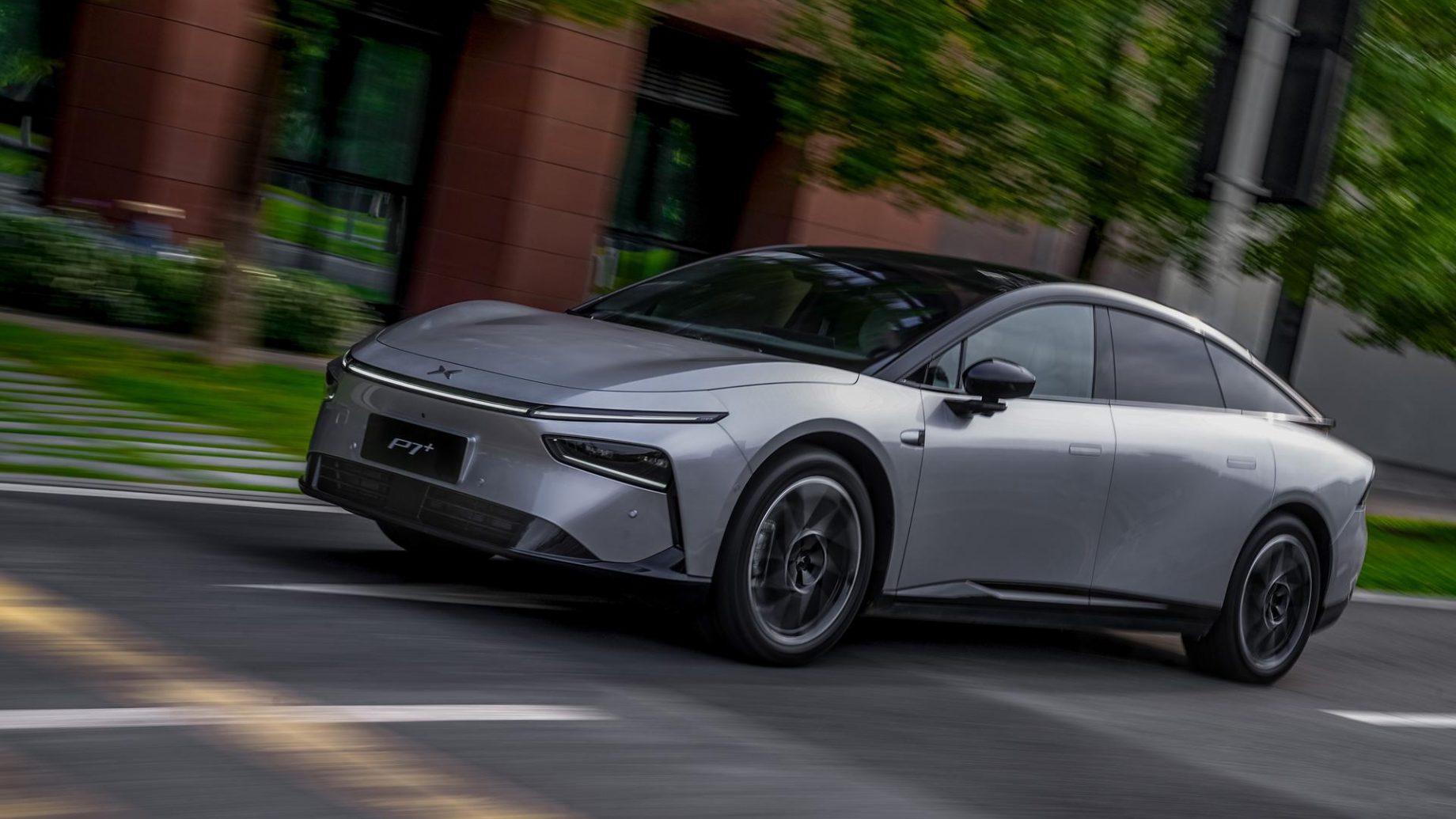 A 46000 euros, la nouvelle berline Xpeng est deux fois moins ch&egrave;re qu'une Tesla S et elle se charge en 12 minutes