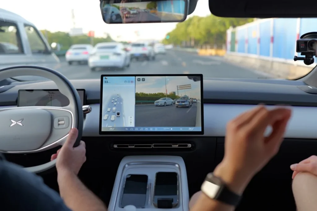 A 46000 euros, la nouvelle berline Xpeng est deux fois moins ch&egrave;re qu'une Tesla S et elle se charge en 12 minutes