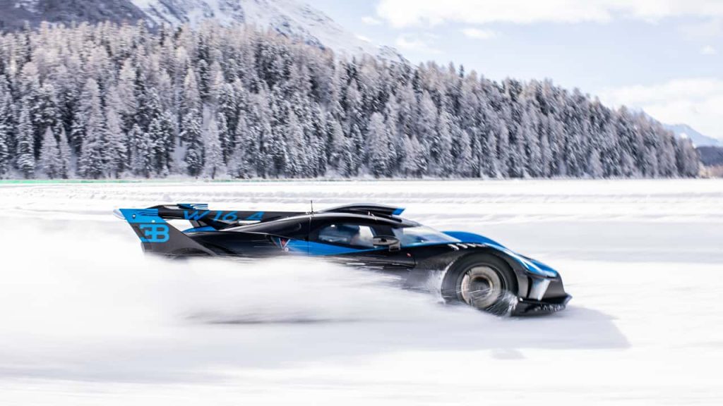Trois Bugatti ultra rares ont transformé ce lac glacé en piste de drift