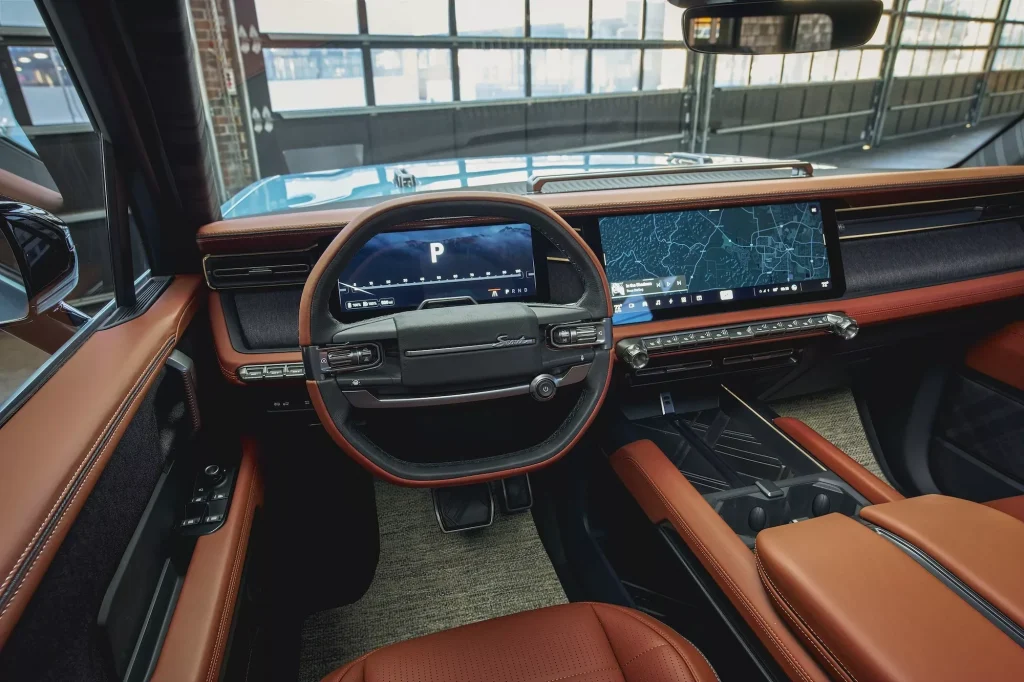 805 km d&rsquo;autonomie et un look unique : la Californie signe un SUV &eacute;lectrique pas comme les autres