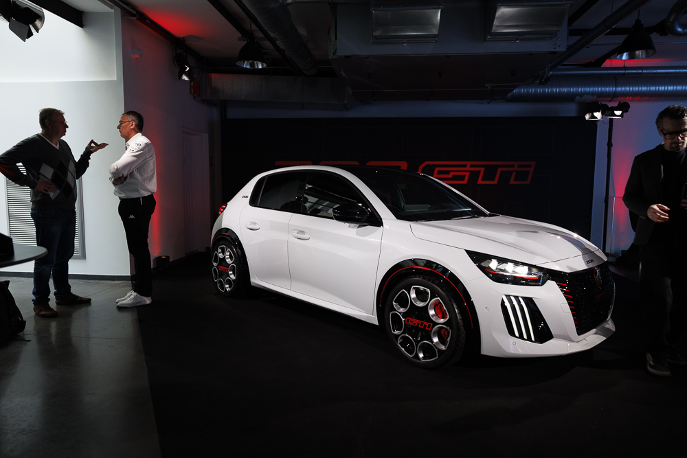Peugeot E-208 GTi