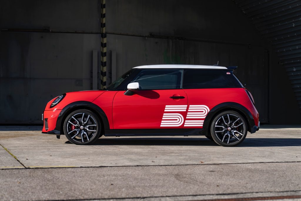 Mini_1965-Victory-Edition_08