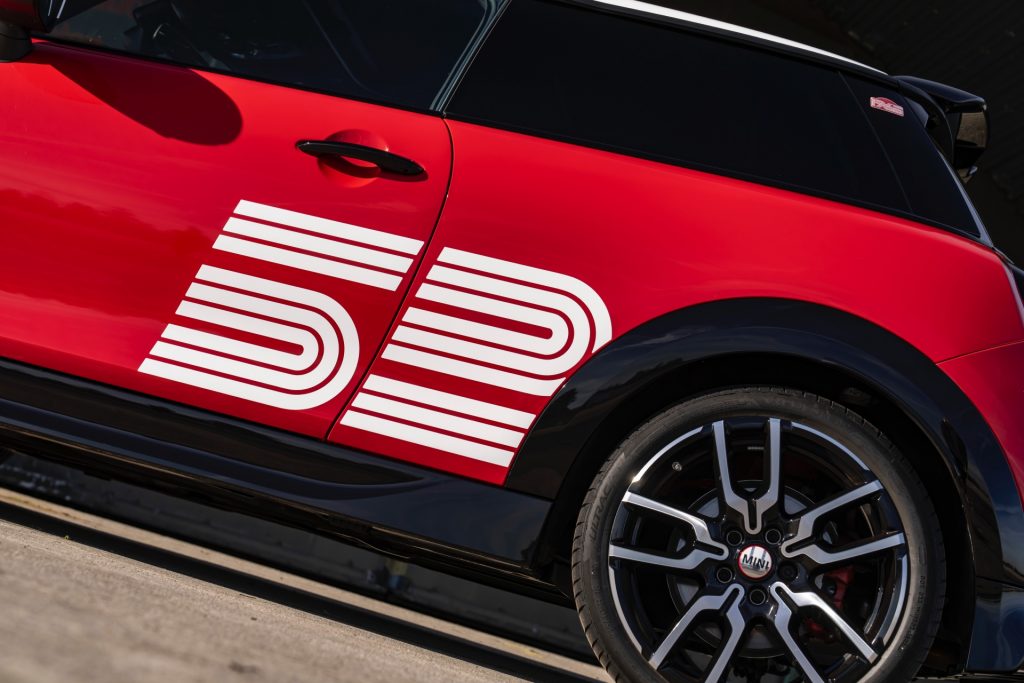 Mini_1965-Victory-Edition_14