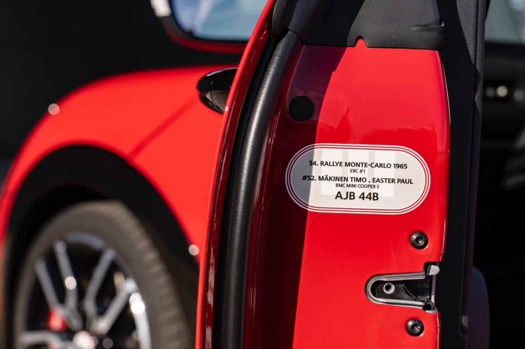Mini_1965-Victory-Edition_16