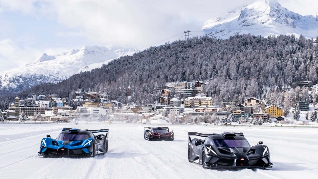 Trois Bugatti ultra rares ont transform&eacute; ce lac glac&eacute; en piste de drift