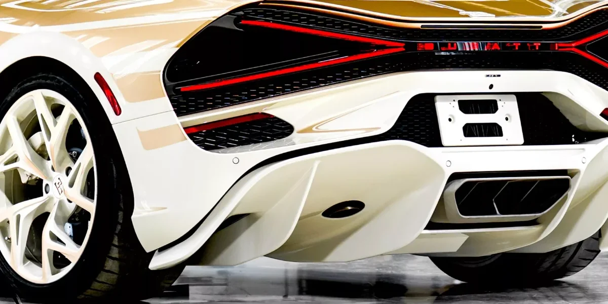 &laquo;&nbsp;La Perle Rare&nbsp;&raquo; : combien co&ucirc;te vraiment cette Bugatti unique au monde avec sa peinture &agrave; l'or ?