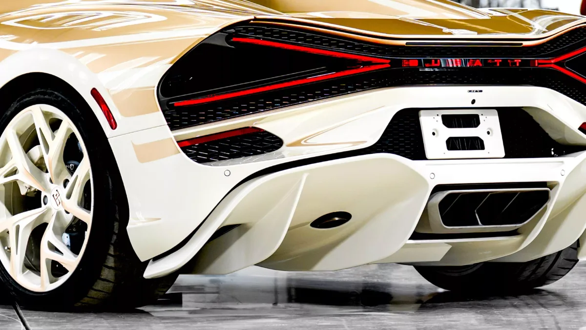 &laquo;&nbsp;La Perle Rare&nbsp;&raquo; : combien co&ucirc;te vraiment cette Bugatti unique au monde avec sa peinture &agrave; l'or ?