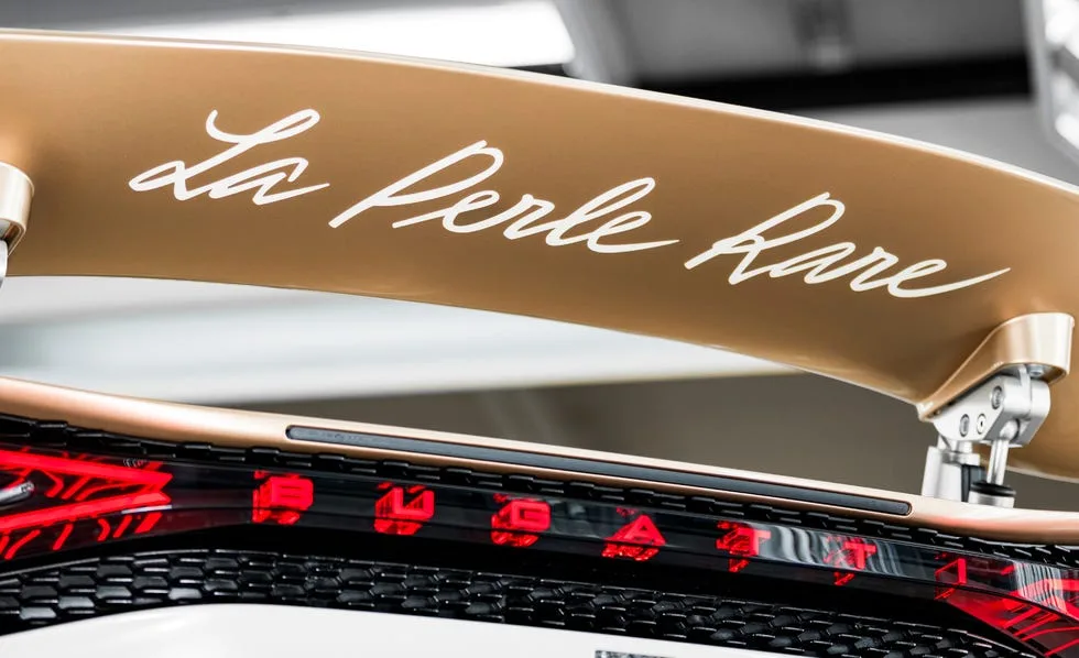 « La Perle Rare » : combien coûte vraiment cette Bugatti unique au monde avec sa peinture à l'or ? « La Perle Rare » : combien coûte vraiment cette Bugatti unique au monde avec sa peinture à l'or ?