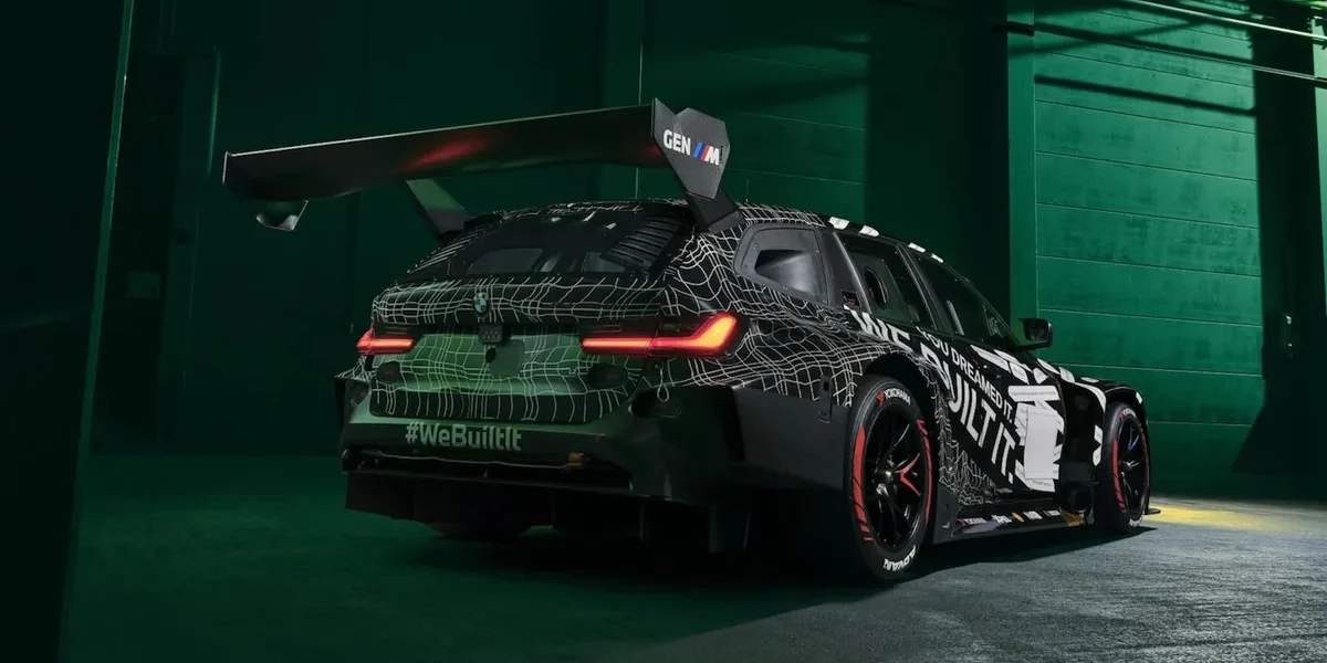 BMW sort son break de 510 chevaux des routes pour l'emmener en comp&eacute;tition, et ce n&rsquo;est plus un poisson d&rsquo;avril