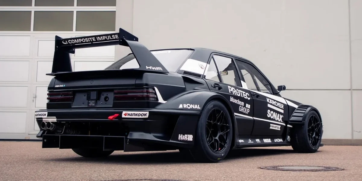 Cette Mercedes des ann&eacute;es 90 revient en comp&eacute;tition boost&eacute;e &agrave; 550 chevaux