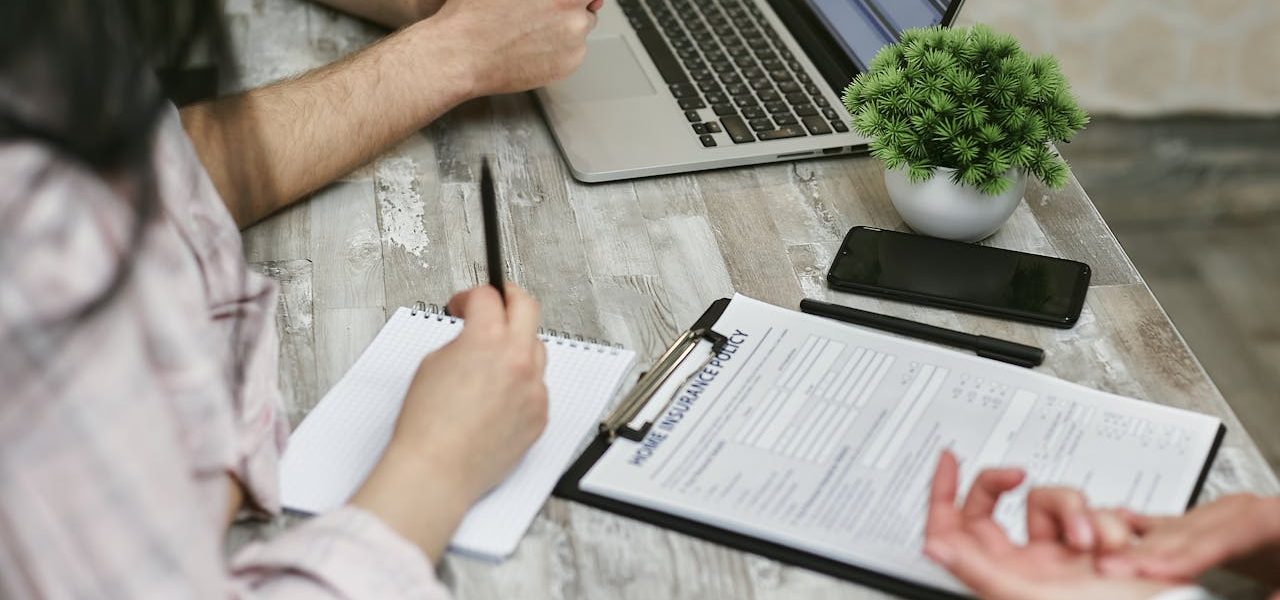 Comment calculer le malus d'assurance automobile : guide complet du CRM