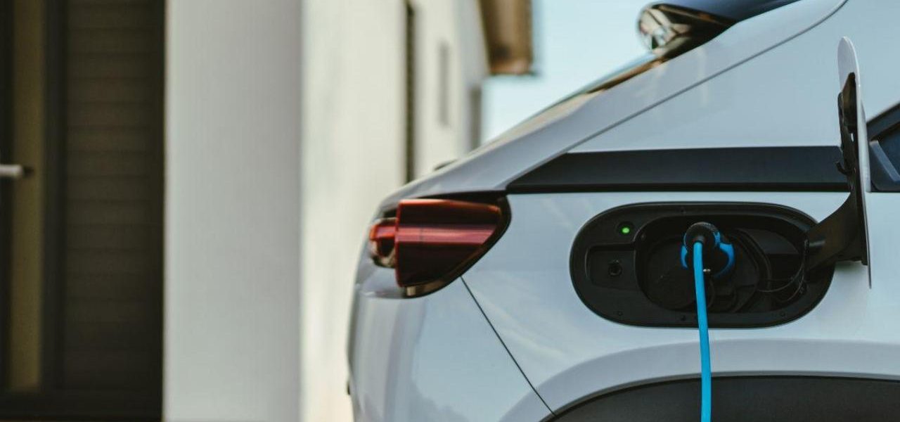 Changer son contrat d&rsquo;&eacute;lectricit&eacute; avec une voiture &eacute;lectrique