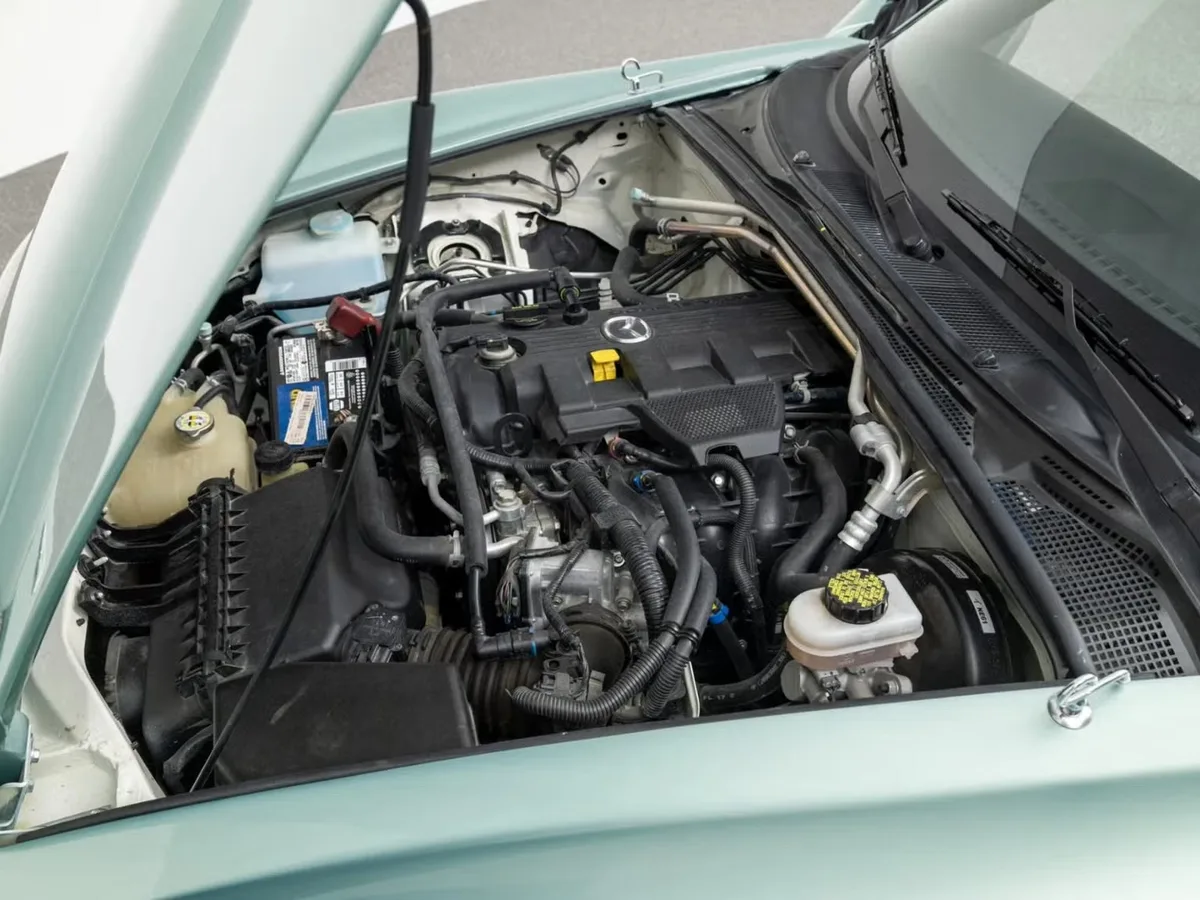 Cette &laquo; Aston Martin &raquo; vendue 23 000$ est en r&eacute;alit&eacute; .. une Mazda MX-5 modifi&eacute;e