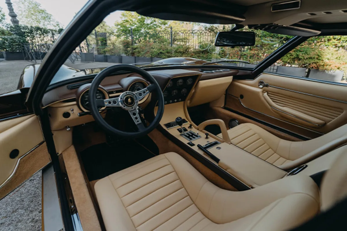 Lamborghini restaure une Miura SV 1972 pendant 3 ans : le résultat est parfait