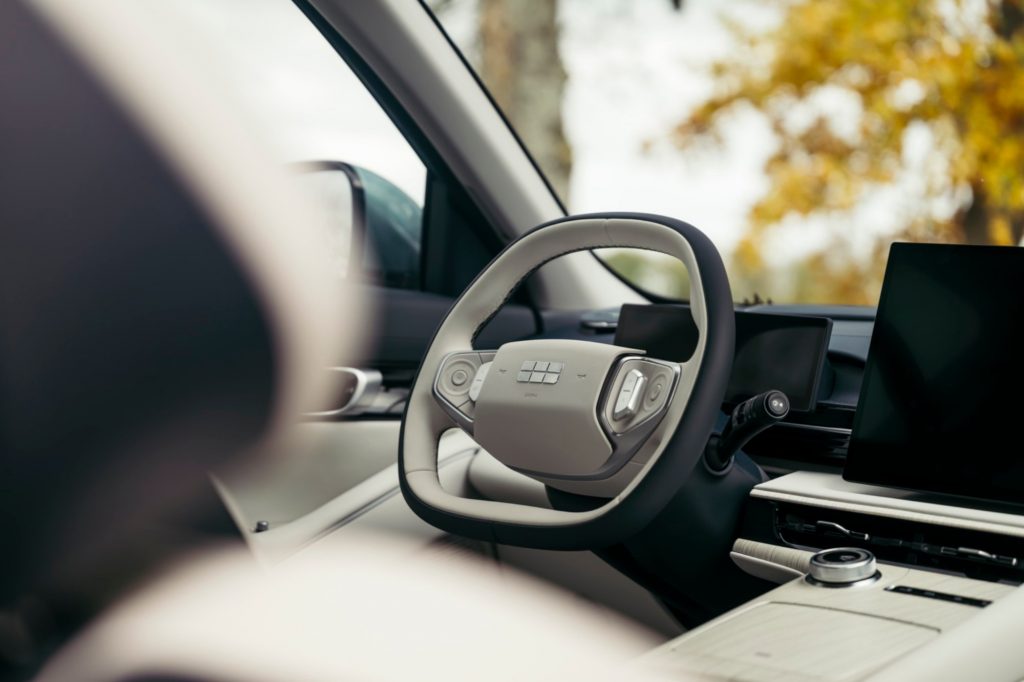Essai Geely E5 13