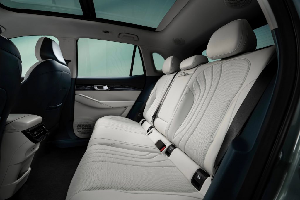 Essai Geely E5 16