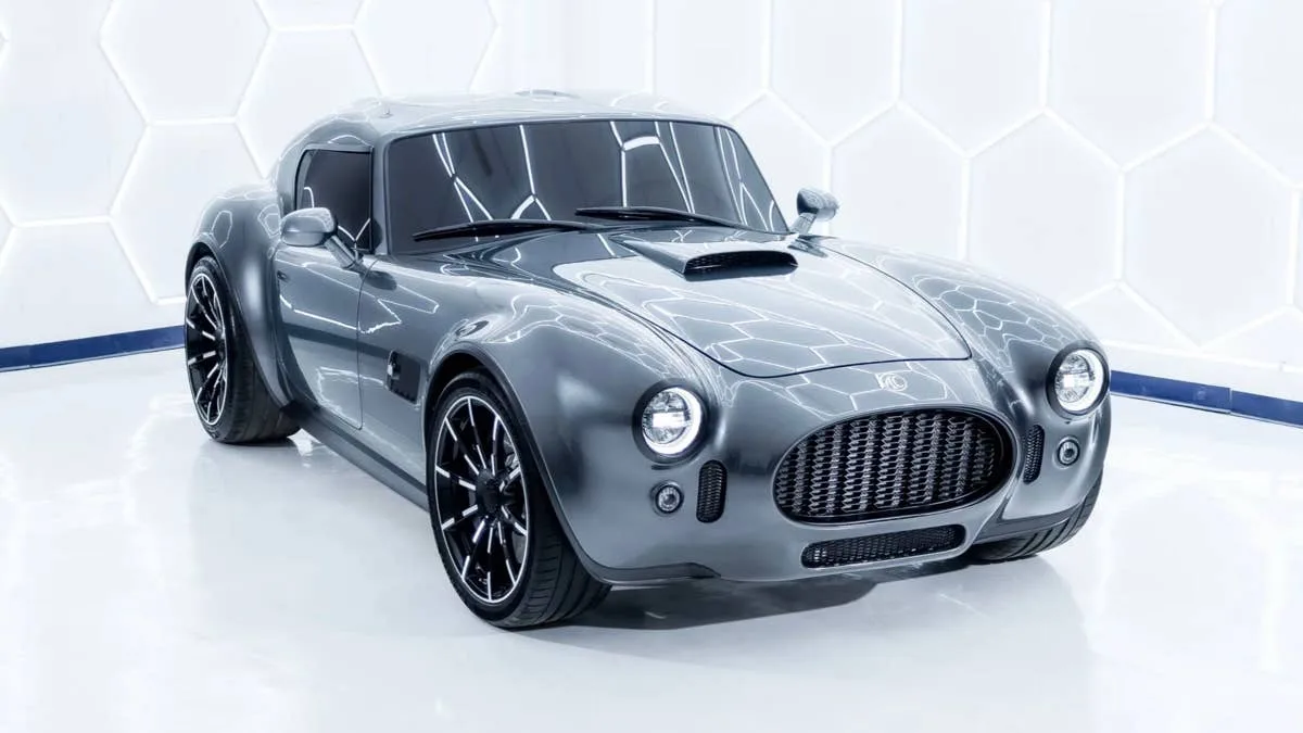 AC Cars ressuscite la Cobra GT en coupé avec 810 chevaux et boîte manuelle AC Cars ressuscite la Cobra GT en coupé avec 810 chevaux et boîte manuelle