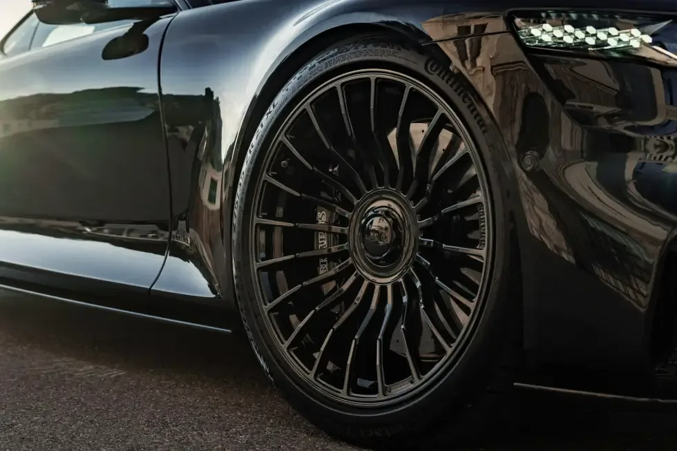 Brabus Bodo : 986 chevaux et 359 km/h pour honorer son fondateur Brabus Bodo : 986 chevaux et 359 km/h pour honorer son fondateur