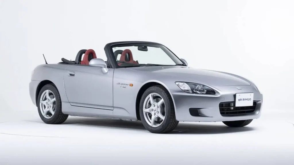 Avec 1000 kms au compteur, la Honda S2000 la plus préservée au monde est à vendre Avec 1000 kms au compteur, la Honda S2000 la plus préservée au monde est à vendre