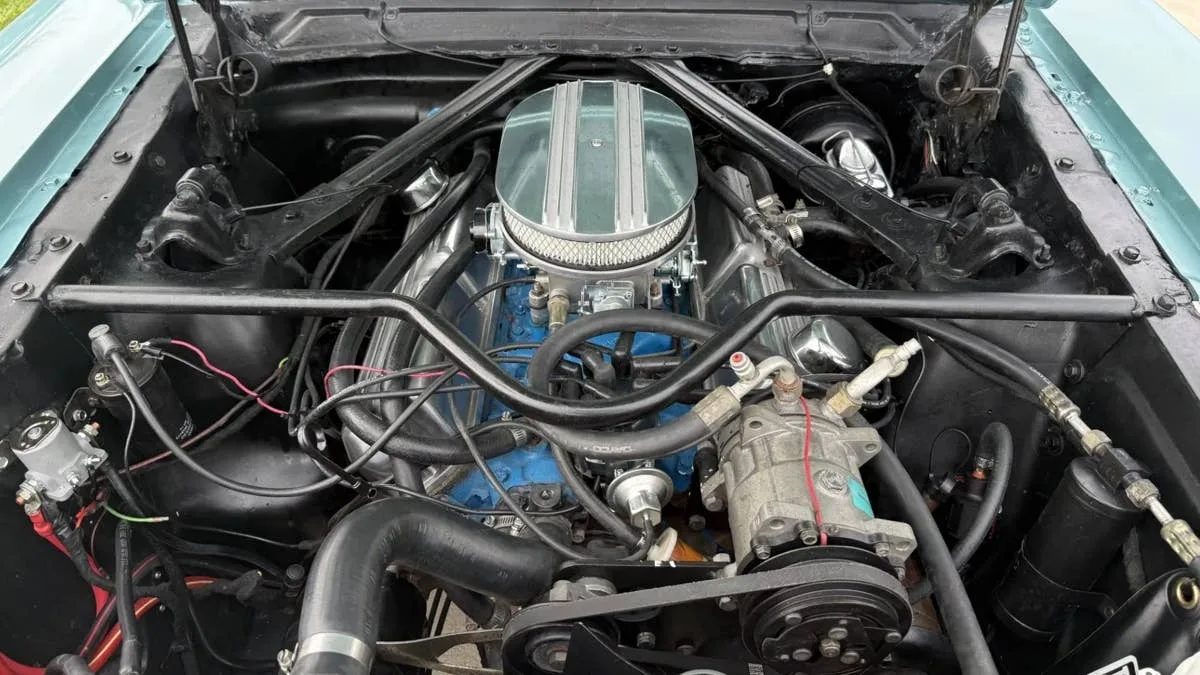 Une Ford Mustang 1966 transformée … en limousine de 6,5 mètres