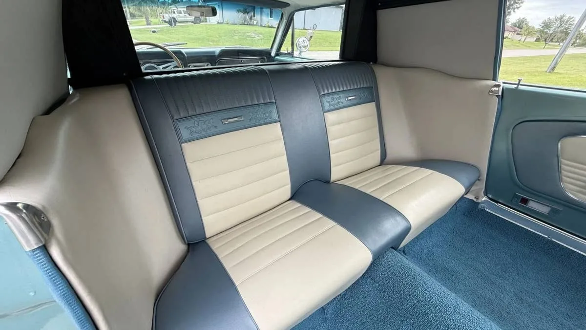 Une Ford Mustang 1966 transformée … en limousine de 6,5 mètres