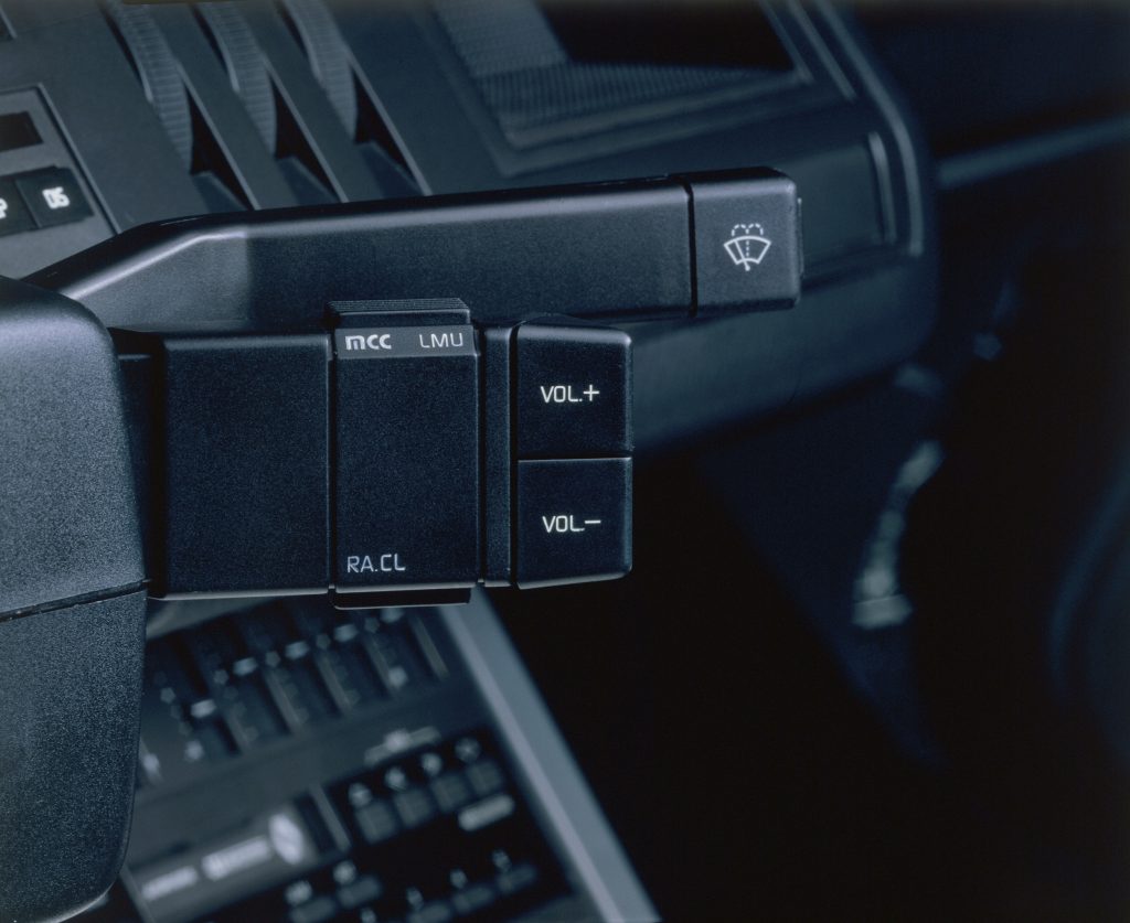 Satellite Radio - Renault 25