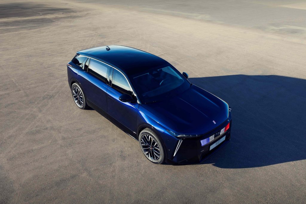 La DS N°7 Elysée, première voiture 100% électrique pour la Présidence Française présentée le 14 juillet 2026.