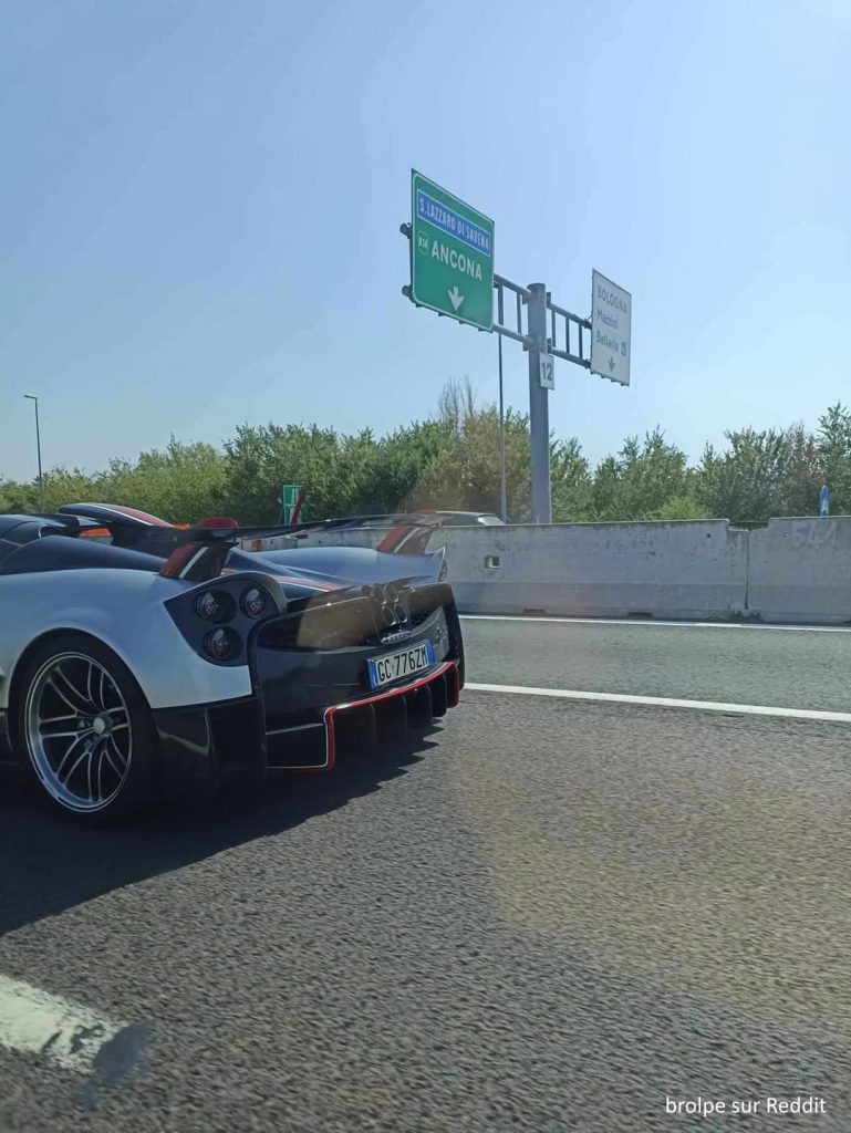 Une Pagani Huyara Roadster BC, 40 exemplaires seulement, a 118000 km