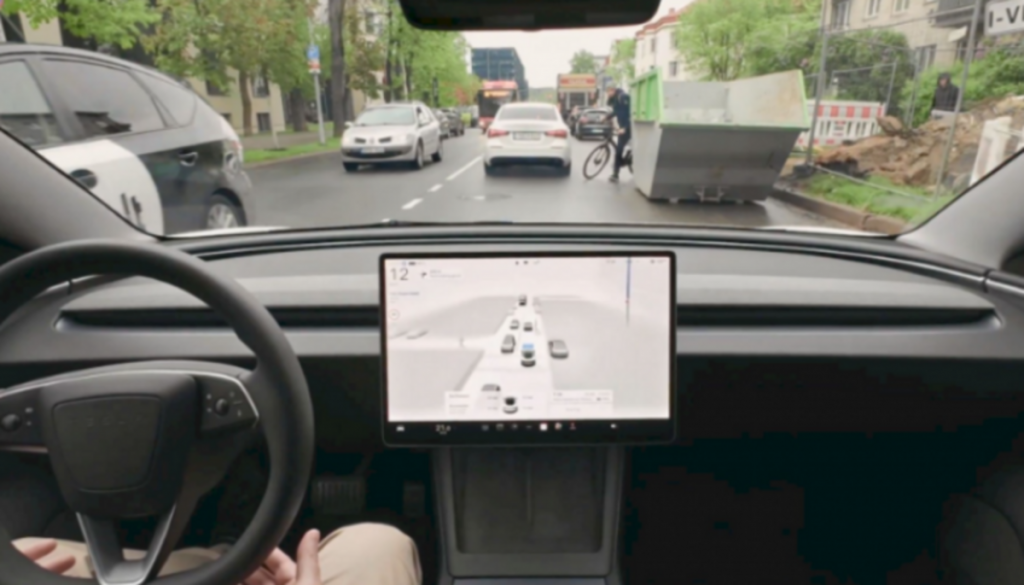 Tesla : un conducteur poursuivi après un accident mortel