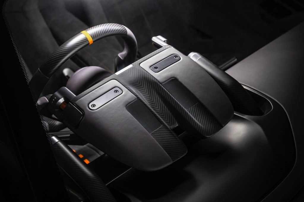 McLaren_McL_6GT_18