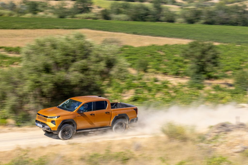 Toyota-Hilux-Hybride-48V-12