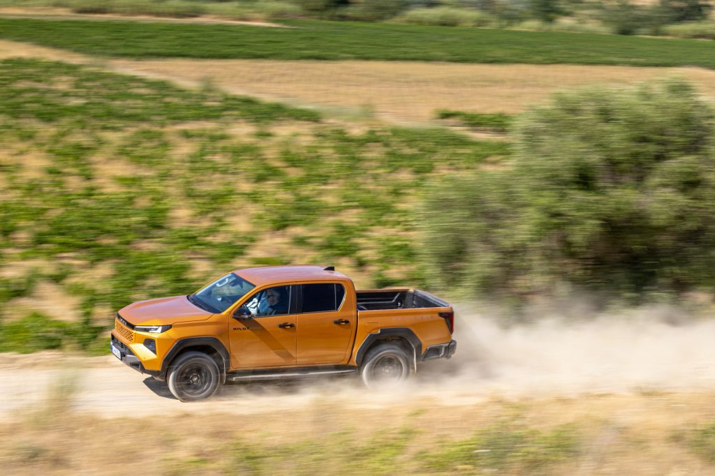 Toyota-Hilux-Hybride-48V-13
