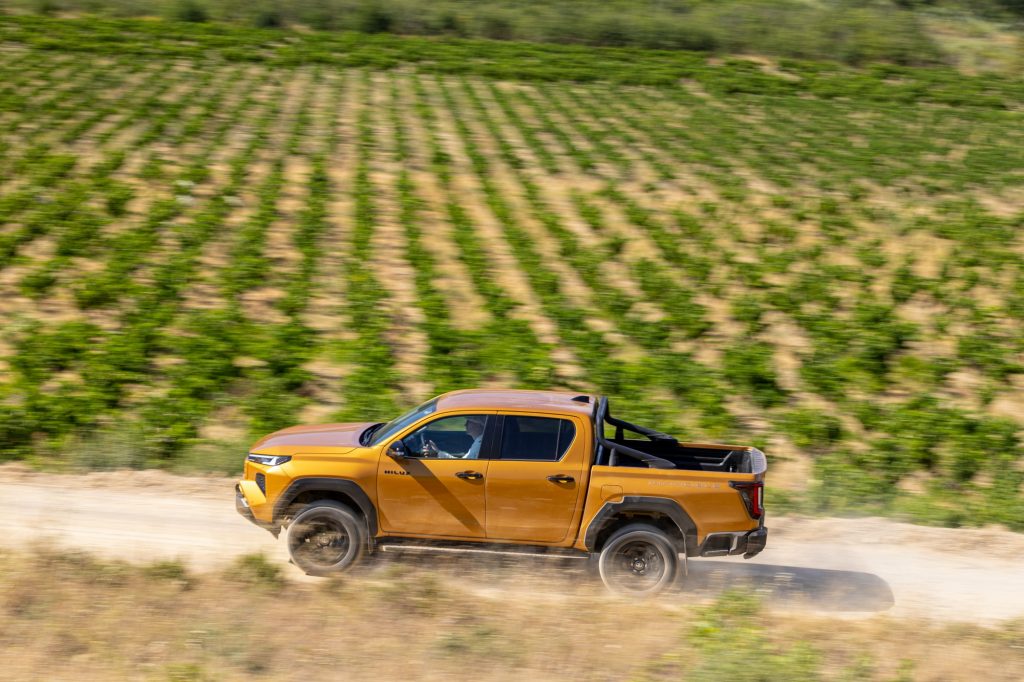 Toyota-Hilux-Hybride-48V-14
