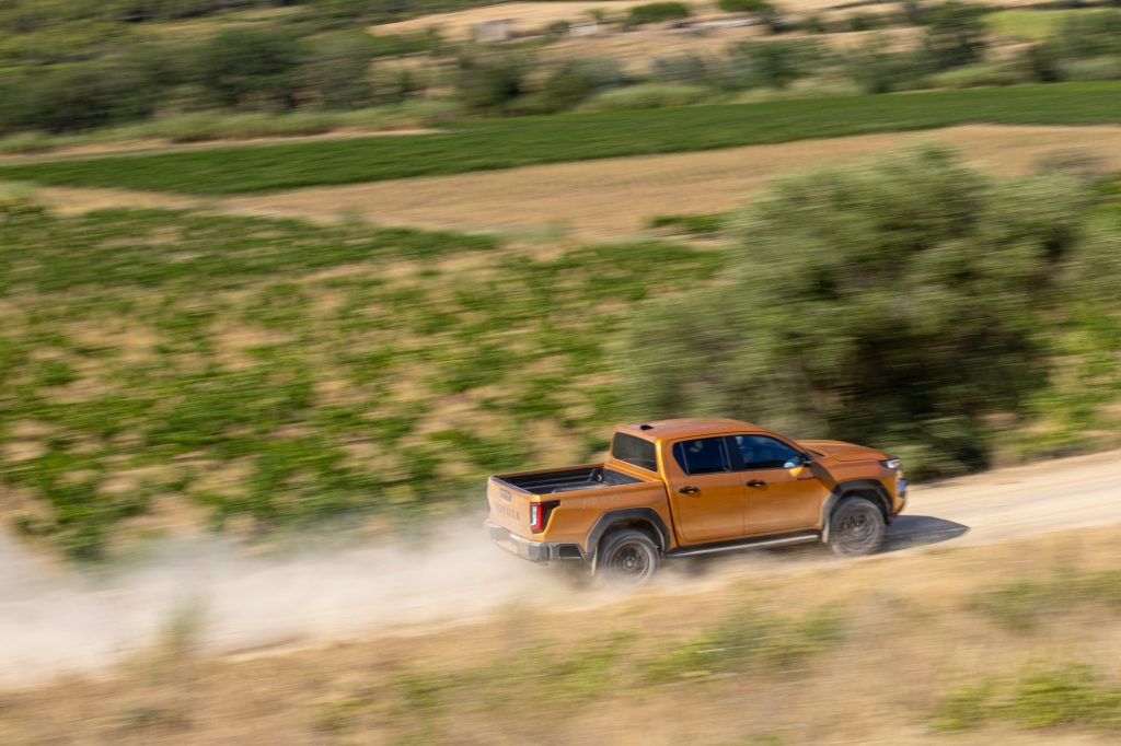 Toyota-Hilux-Hybride-48V-20
