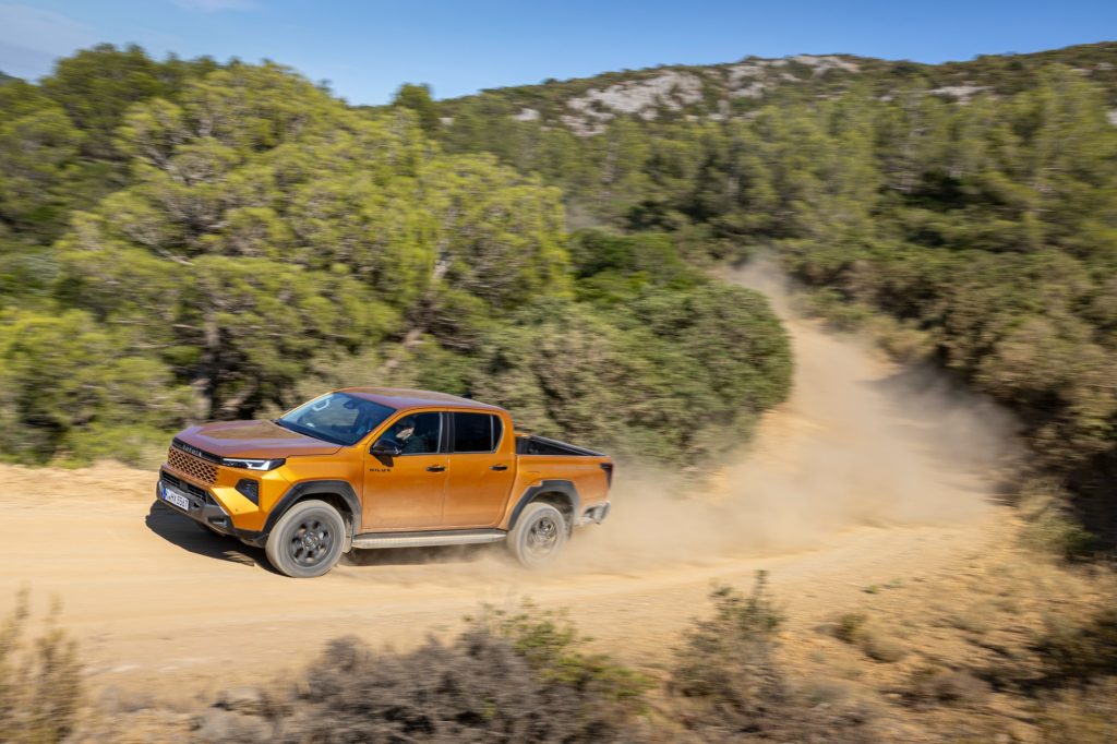 Toyota-Hilux-Hybride-48V-22