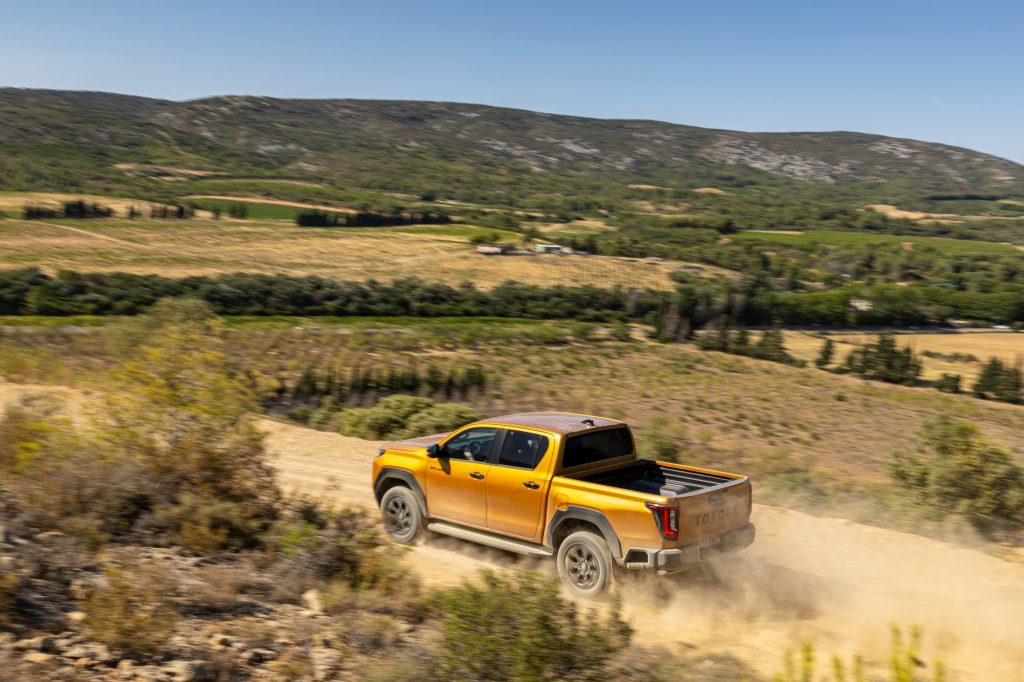 Toyota-Hilux-Hybride-48V-28
