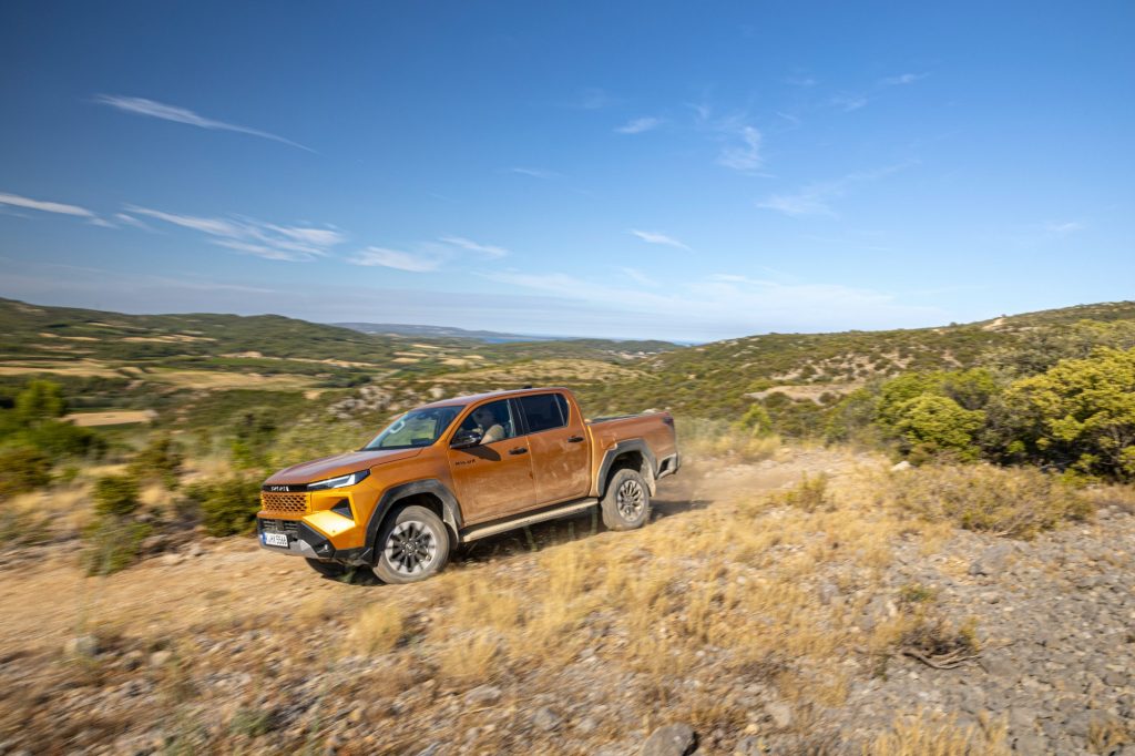 Toyota-Hilux-Hybride-48V-40