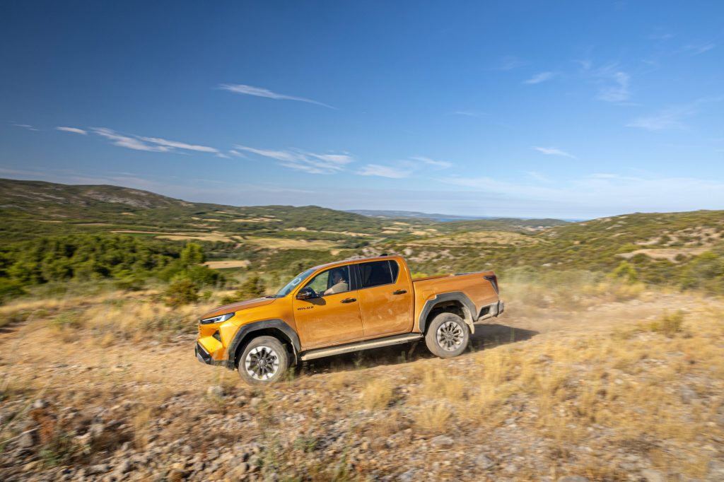 Toyota-Hilux-Hybride-48V-41