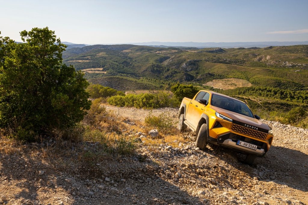 Toyota-Hilux-Hybride-48V-46