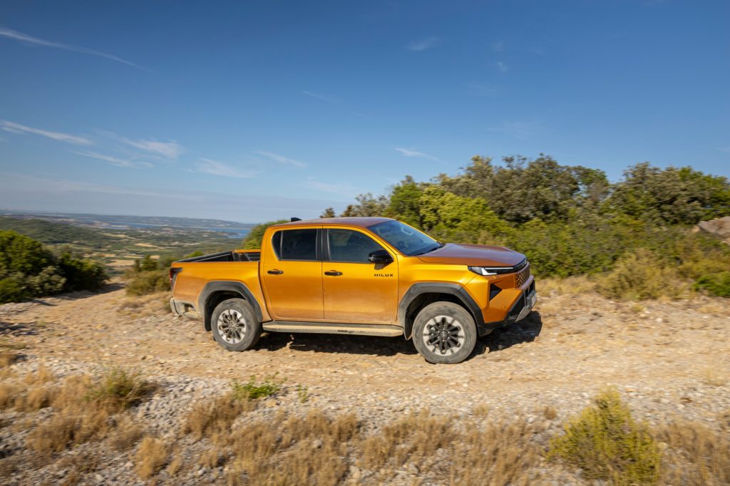 Toyota-Hilux-Hybride-48V-48