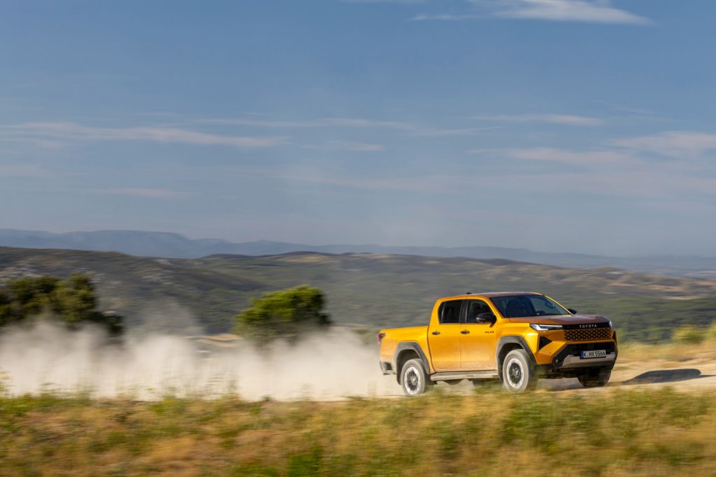 Toyota-Hilux-Hybride-48V-51