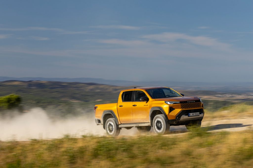 Toyota-Hilux-Hybride-48V-52