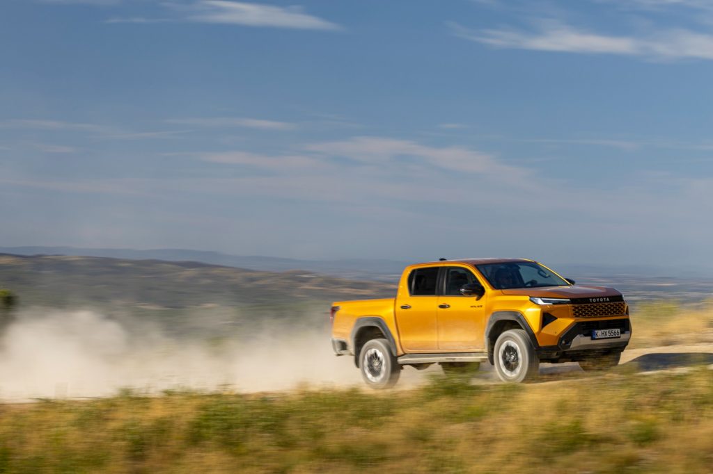 Toyota-Hilux-Hybride-48V-53