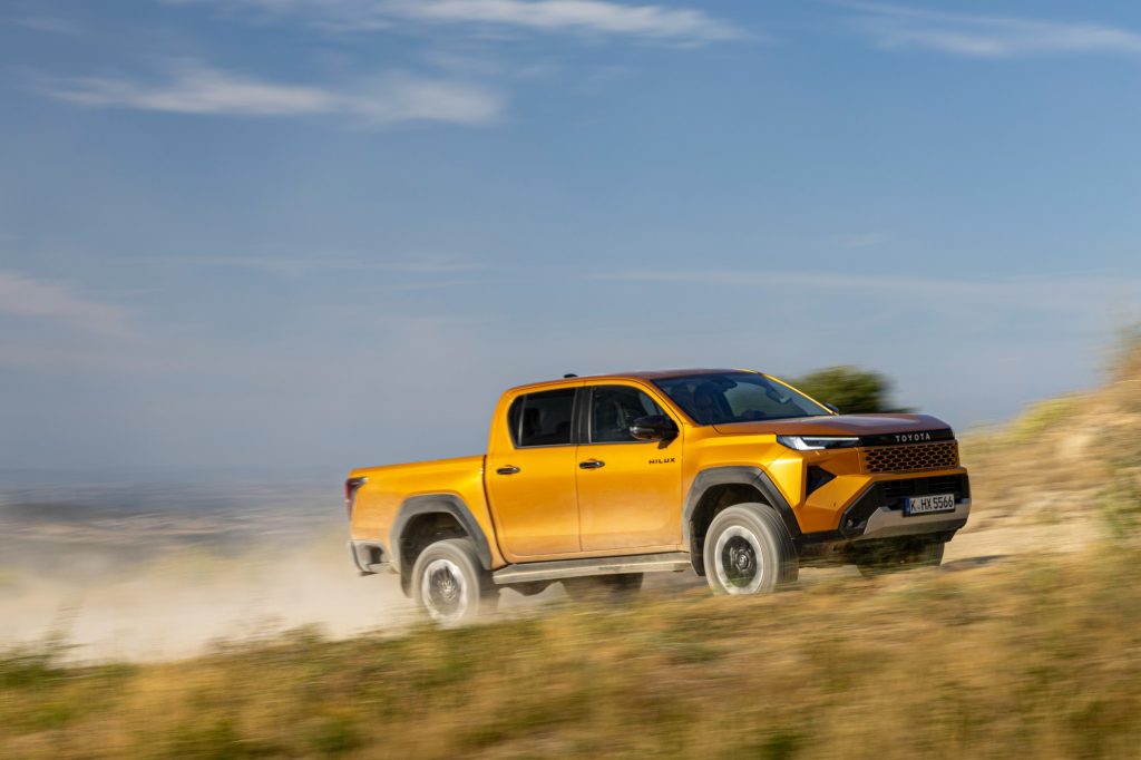 Toyota-Hilux-Hybride-48V-55
