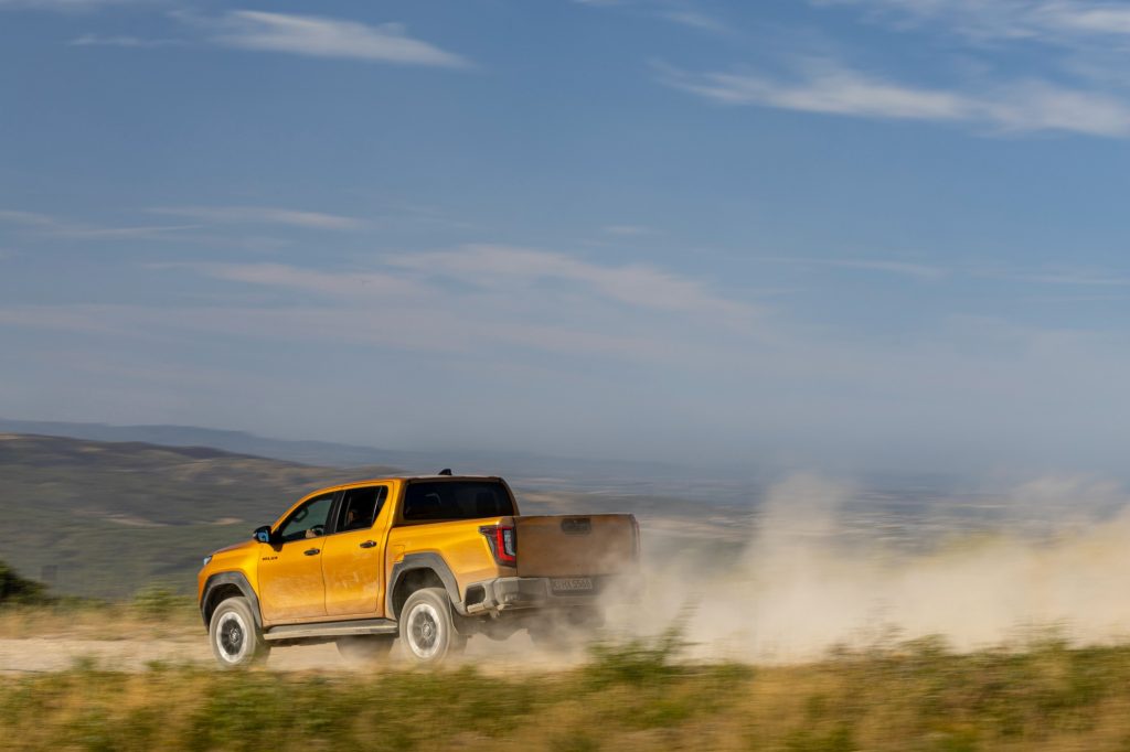 Toyota-Hilux-Hybride-48V-61
