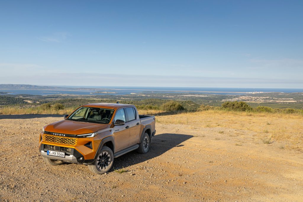 Toyota-Hilux-Hybride-48V-68