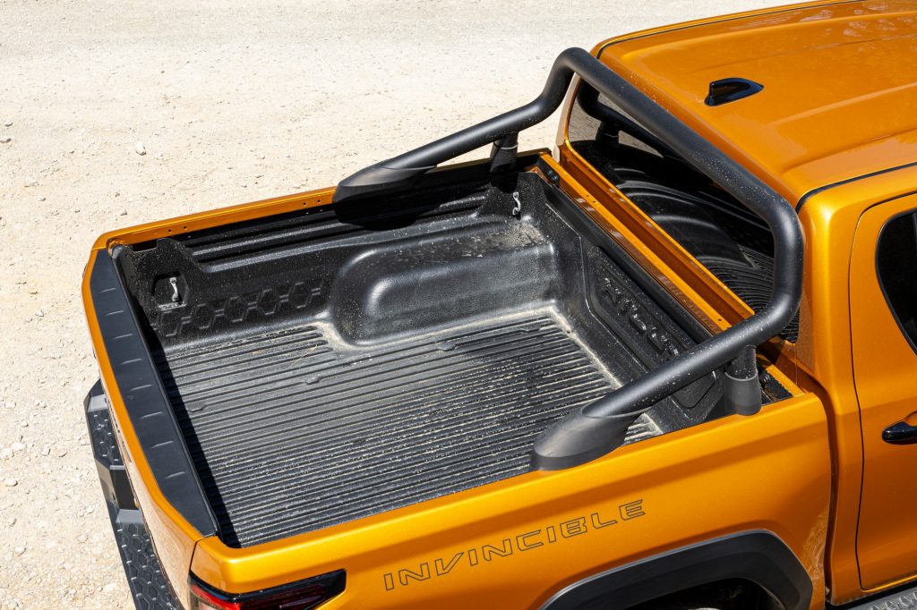 Toyota-Hilux-Hybride-48V-80