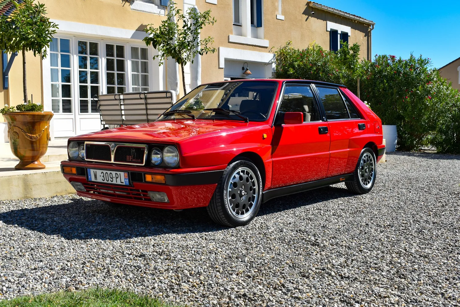L’ancienne du jour : Lancia Delta HF Integrale 8V 1988 entièrement restaurée à vendre, l’originale en Rosso Monza